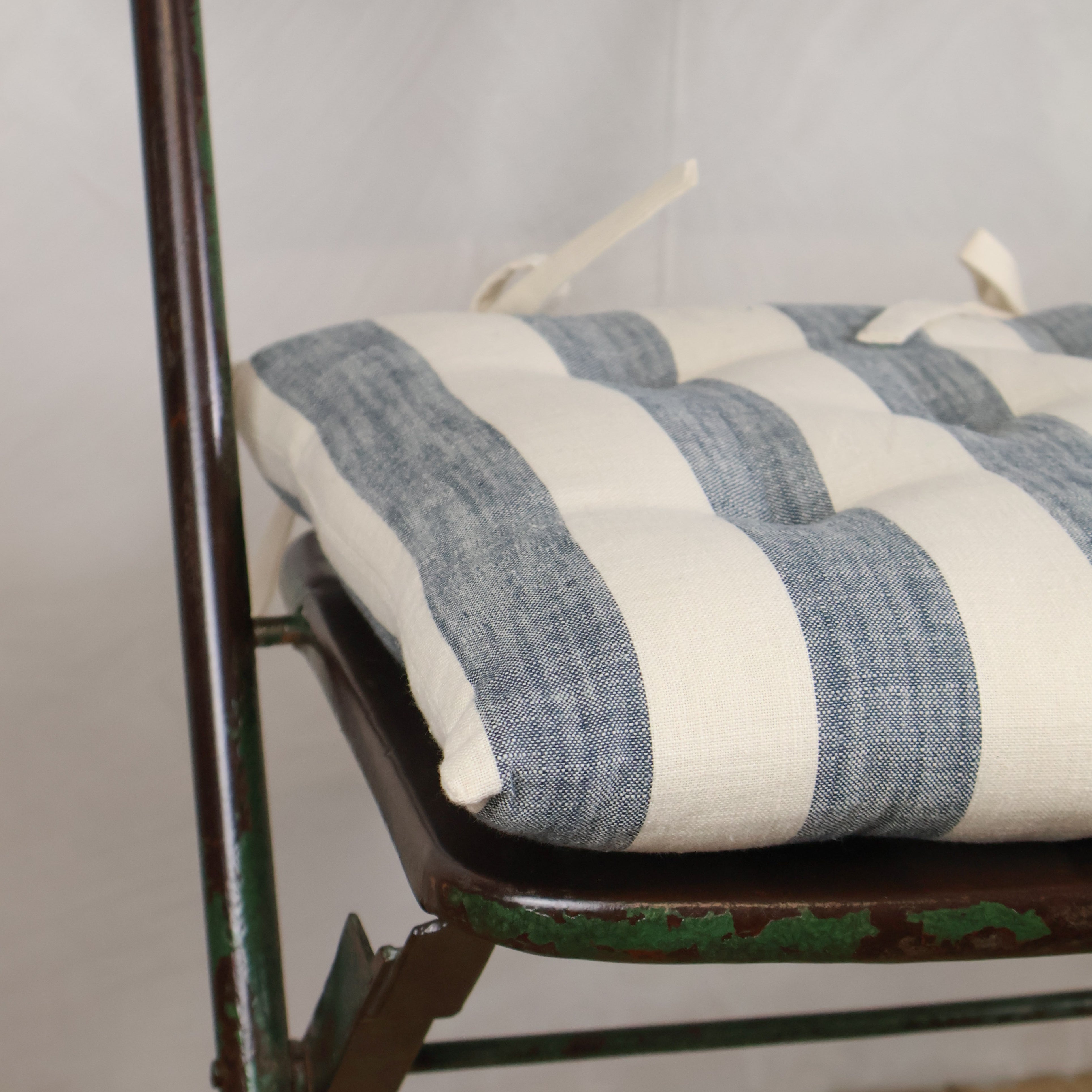Wide Stripe Seat Pad with Ties Flint Blue