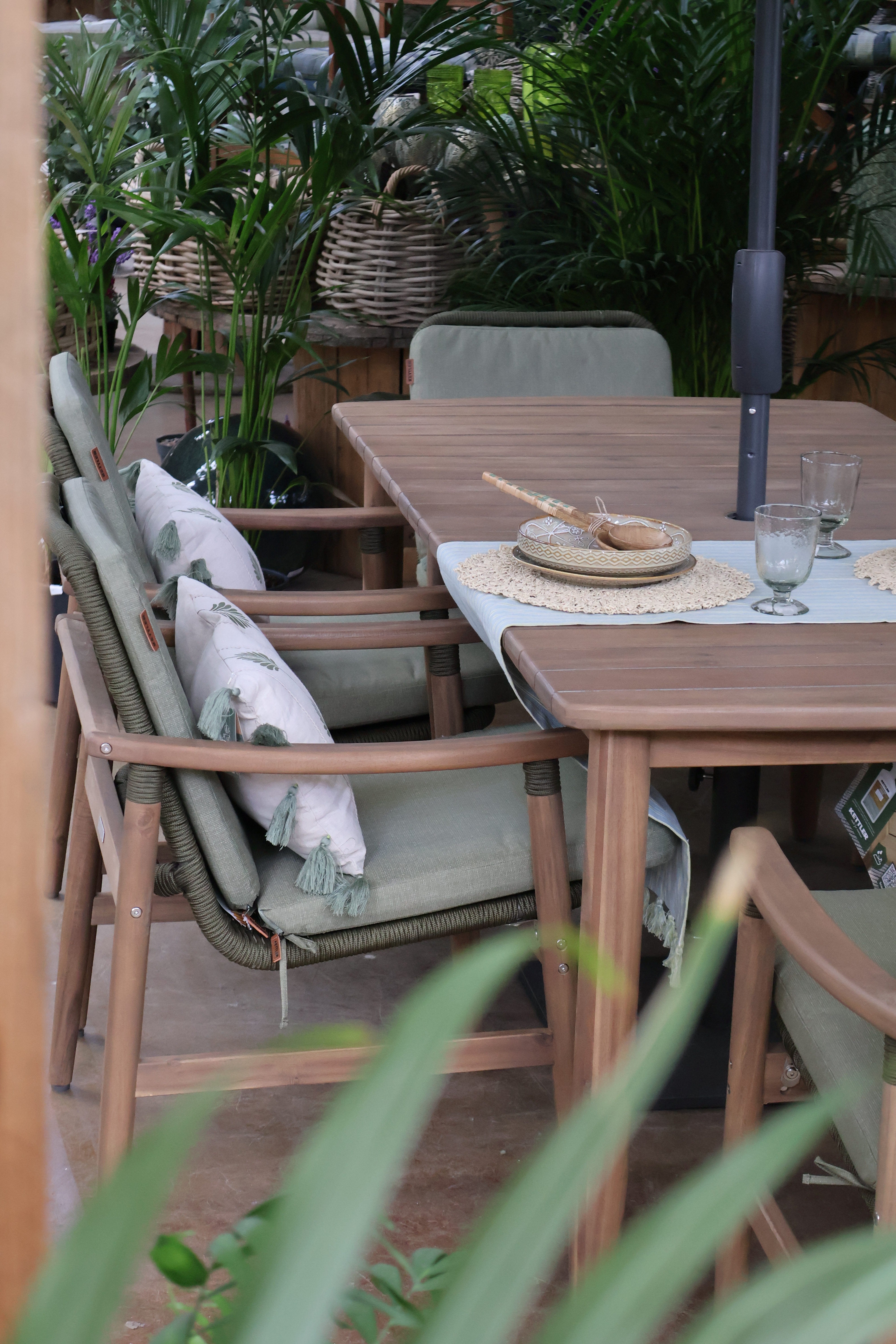 Meadow 6 Seat Dining Set
