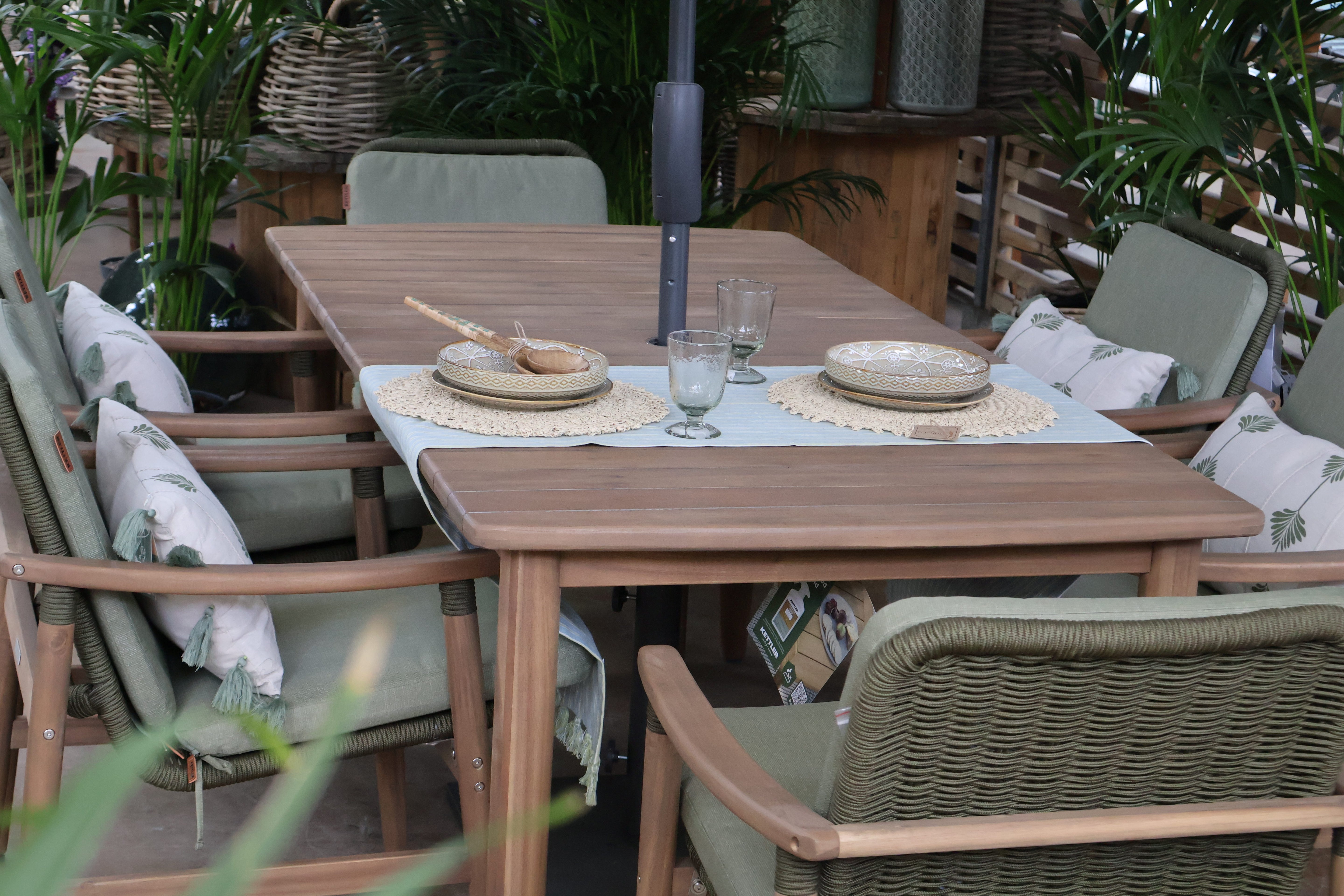 Meadow 6 Seat Dining Set