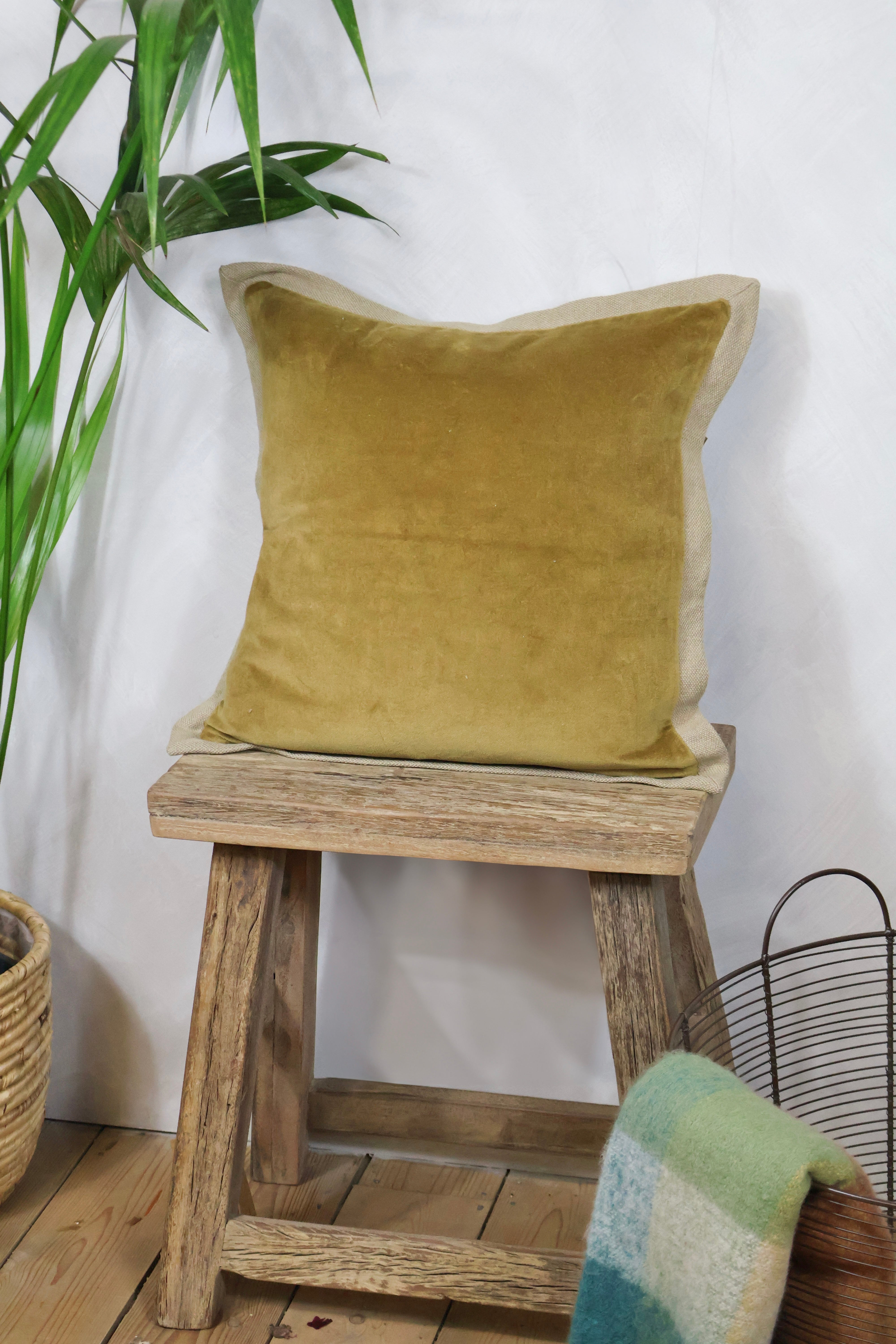 Velvet Flange Cushion Spice