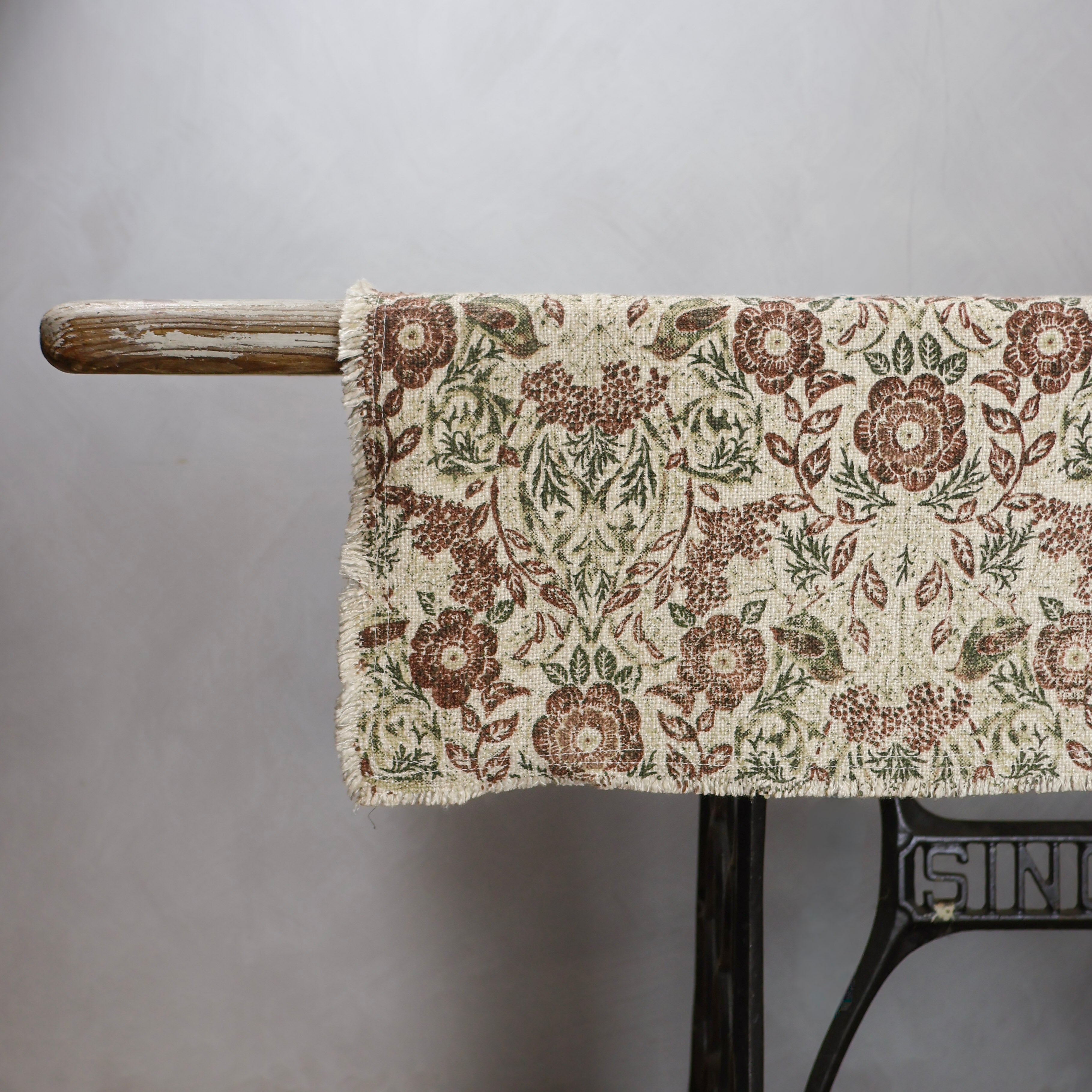 Jenny wren table runner