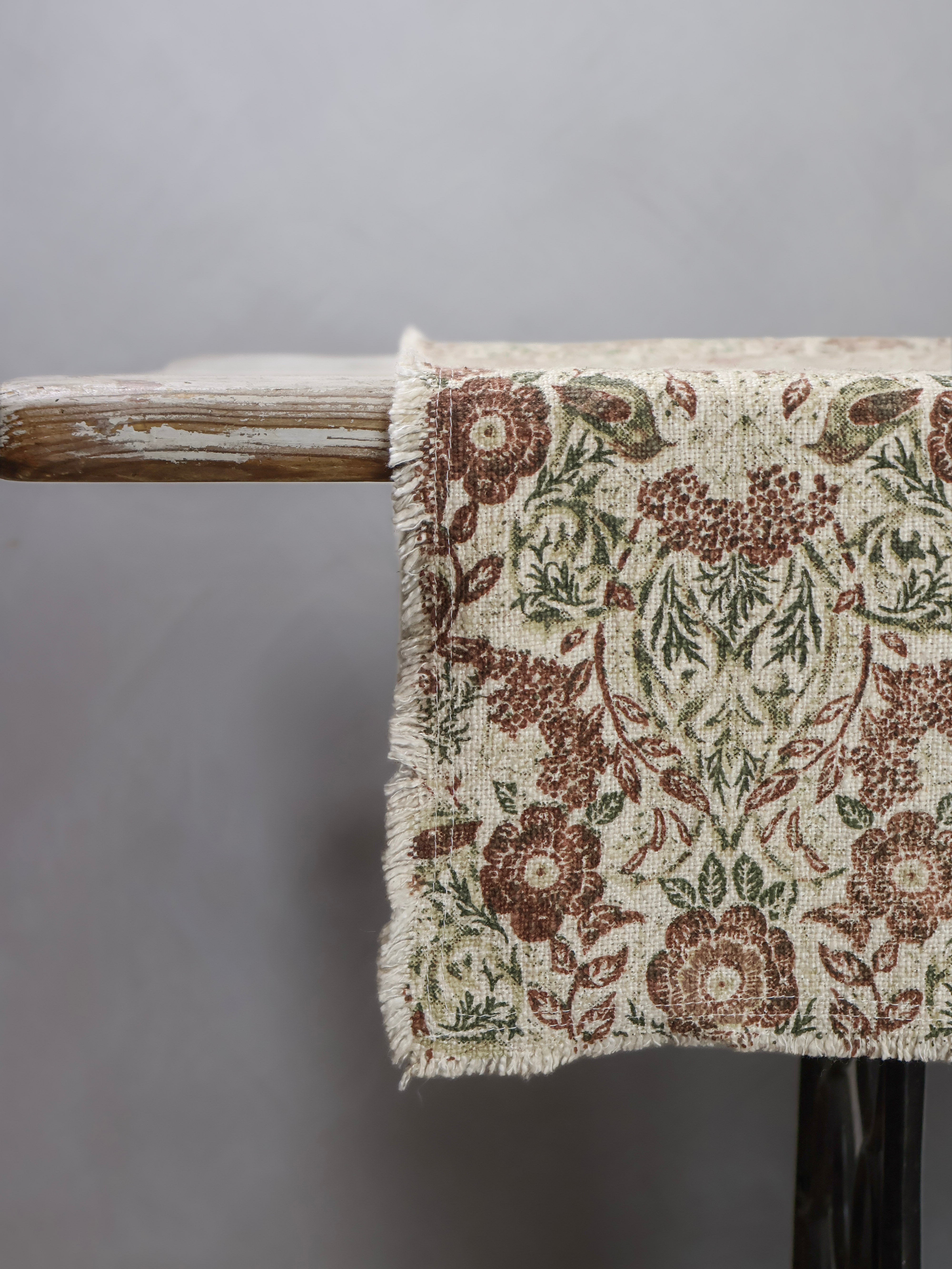 Jenny wren table runner