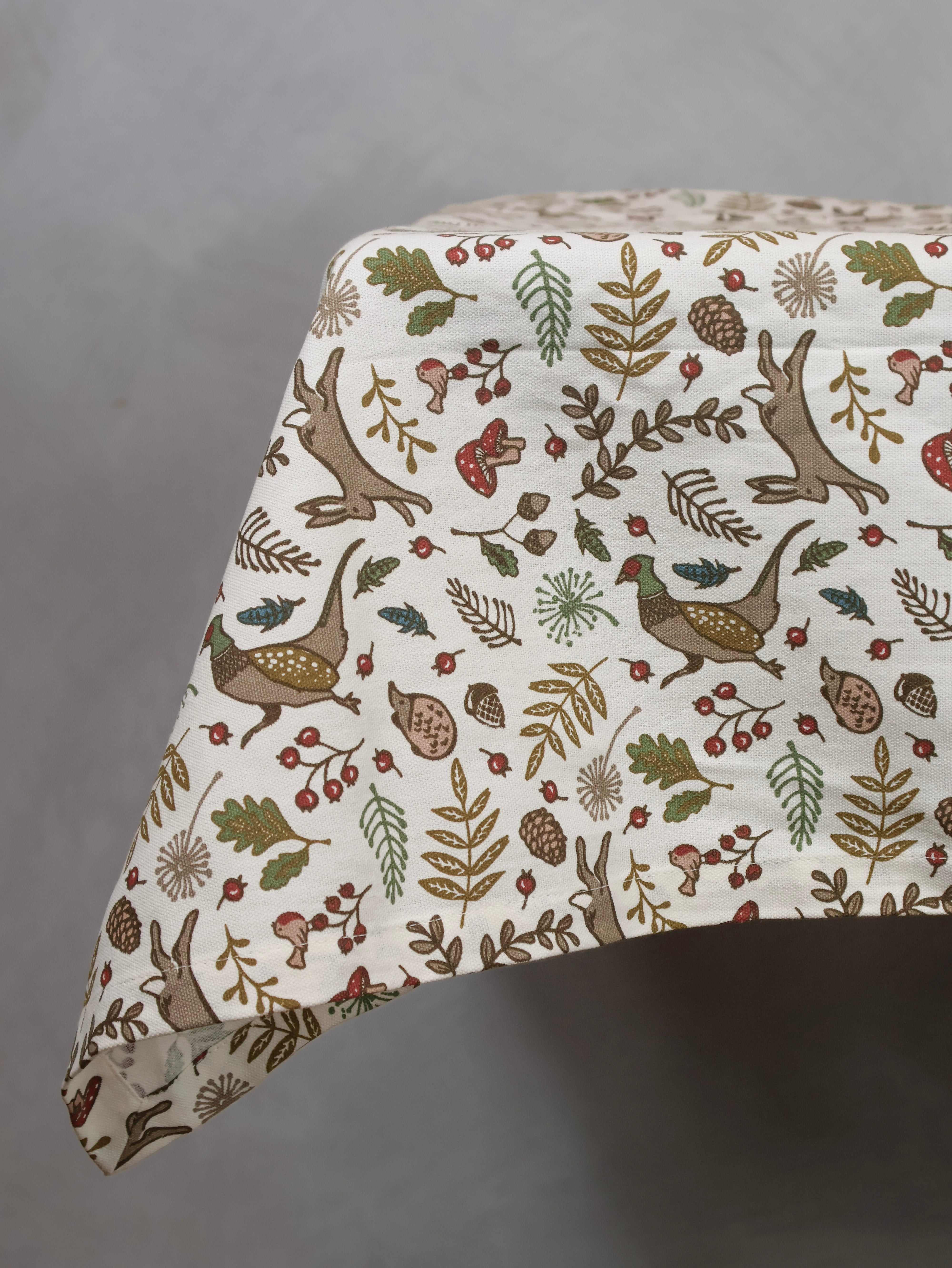 Into the woods tablecloth 130x180cm
