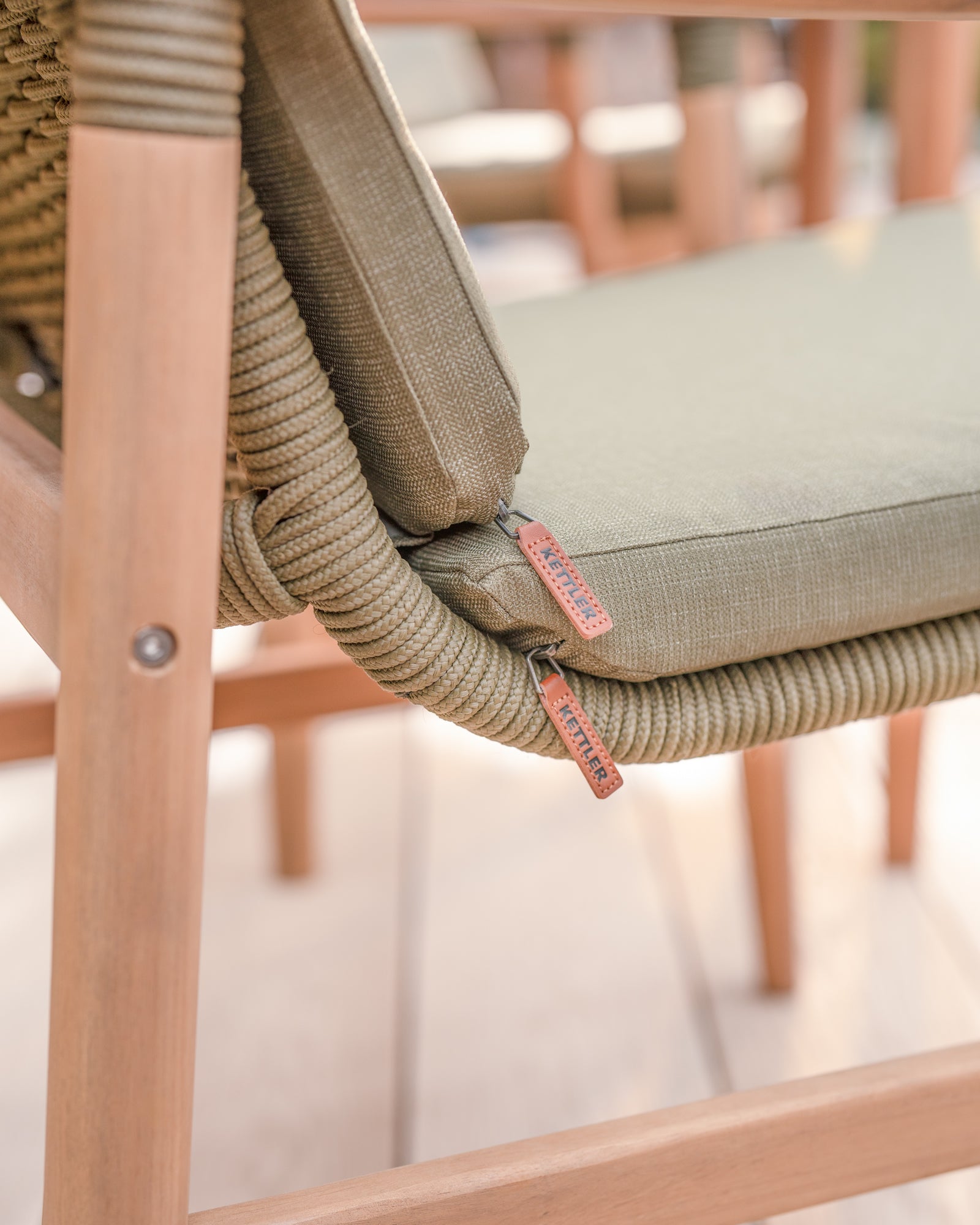 Meadow 4 Seat Dining Set